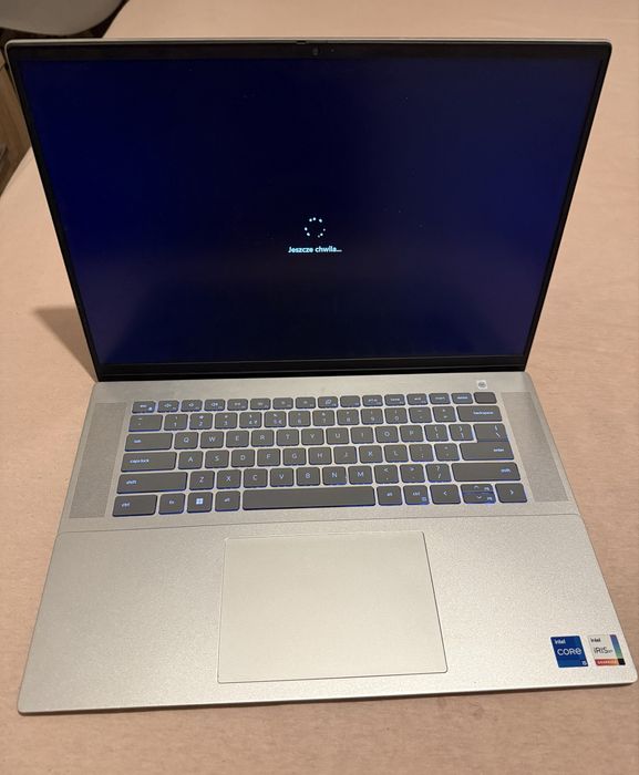 Dell Inspiron 16 i5 5620