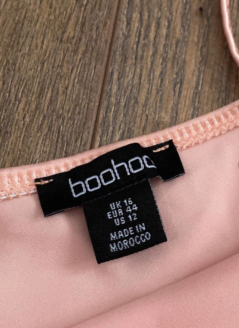 BooHoo - Różowa satynowa sukienka - rozm XXL 44 - na ramiączkach midi