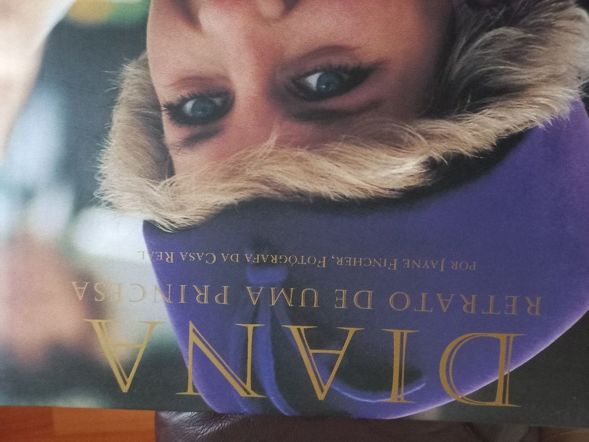 Livro sobre a vida de Diana