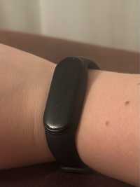 Продам mi band 6