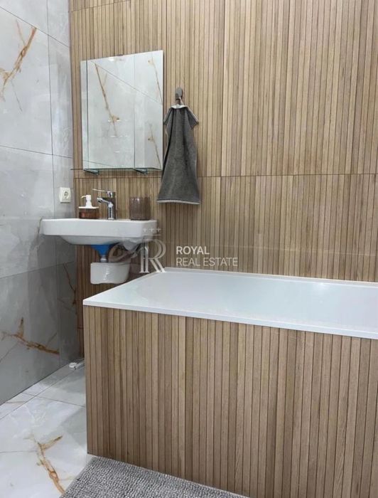 Оренда 3-х квартиры Лейпцизька 13А