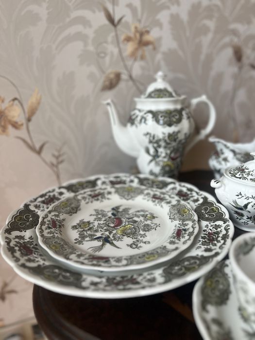 Rozszerzony angielski serwis do herbaty lub kawy