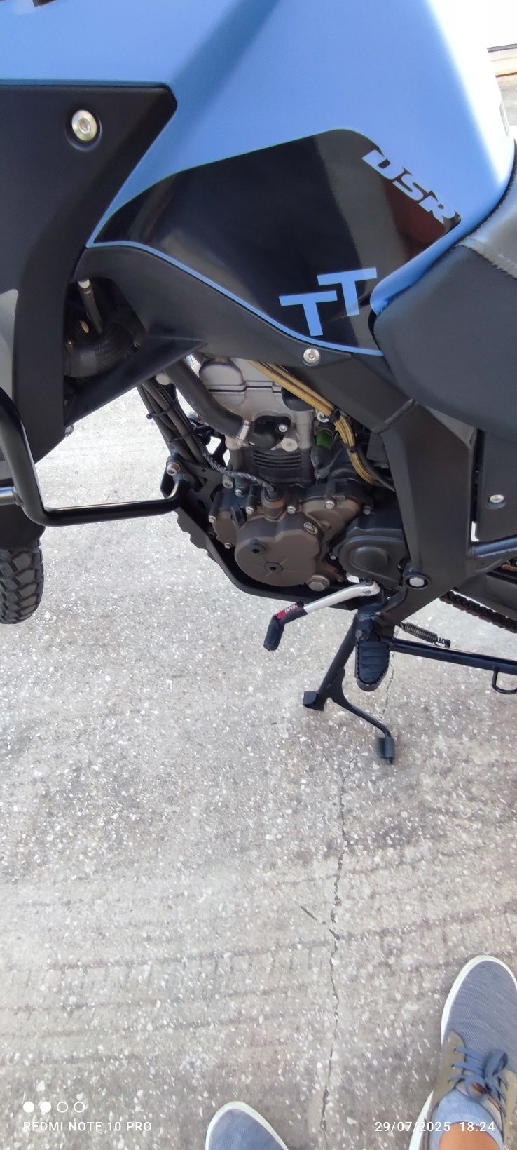 Moto trail UM DSR ADVENTURE
