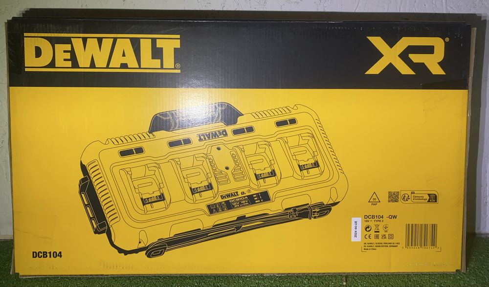 Зарядний пристрій на 4 порти DeWALT DCB104 нові девальт