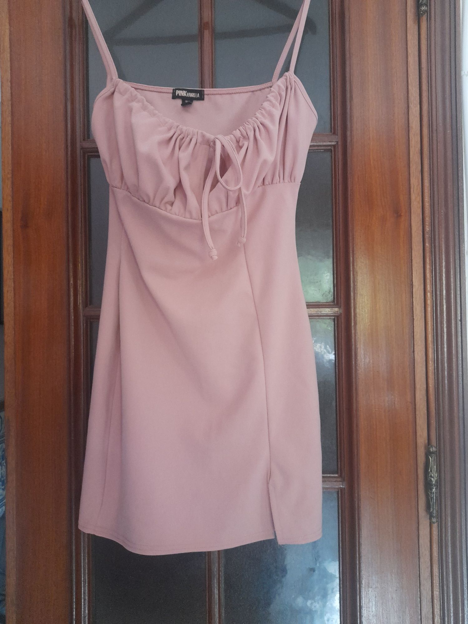 Vestido rosa de lickra tamanho 40