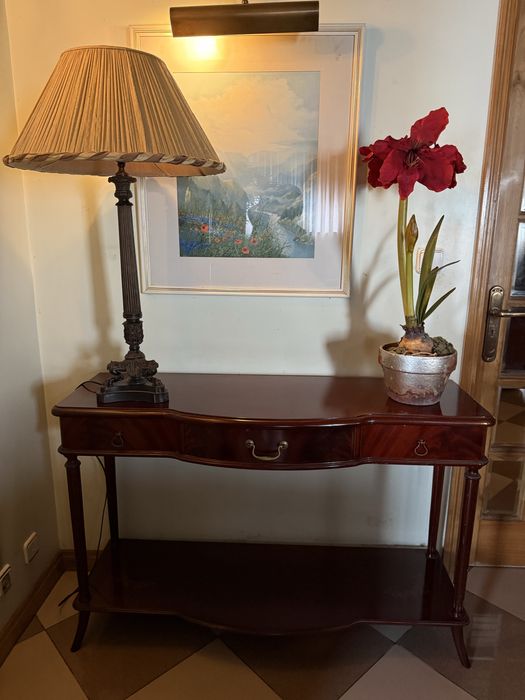 Consola com 3 gavetas