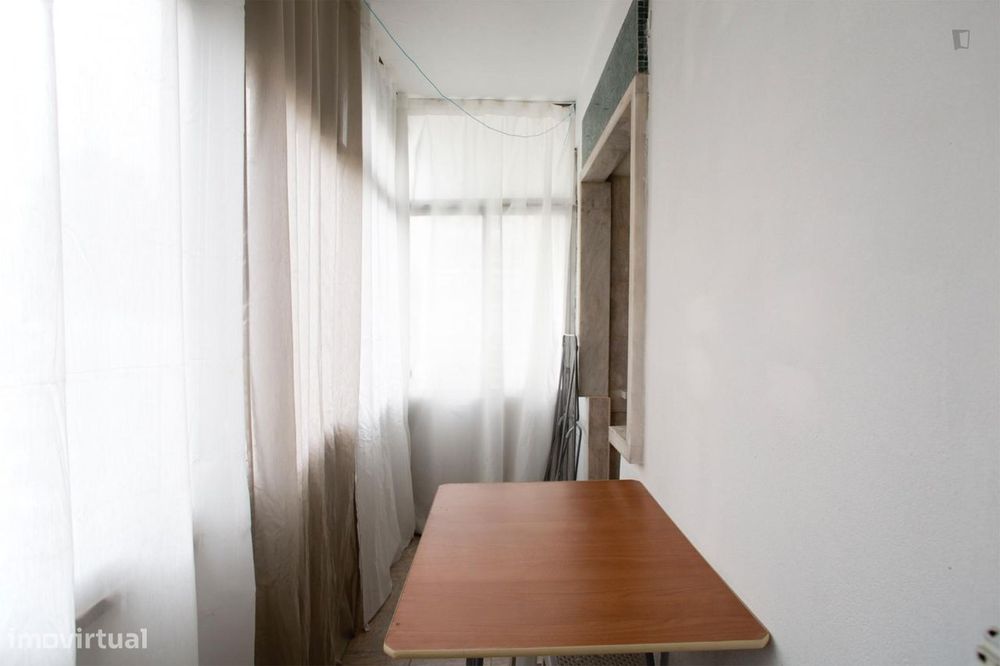 41252 - Quarto com cama de solteiro, com...