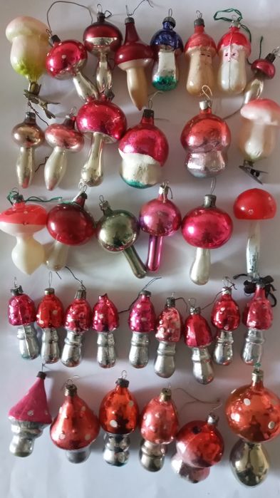 Елочные  игрушки  ссср девочка с флажком