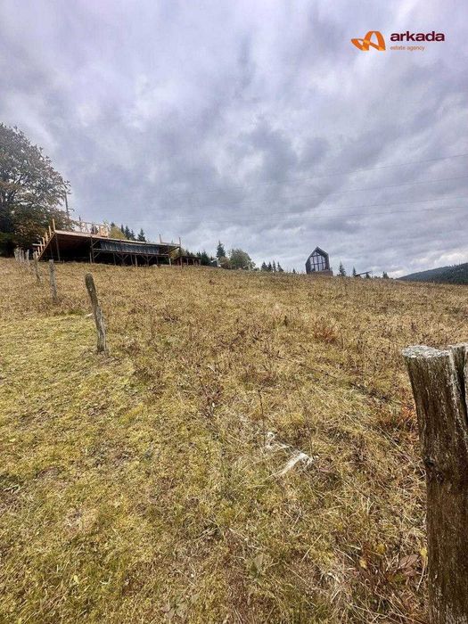 Велика земельна ділянка під забудову у Буковелі