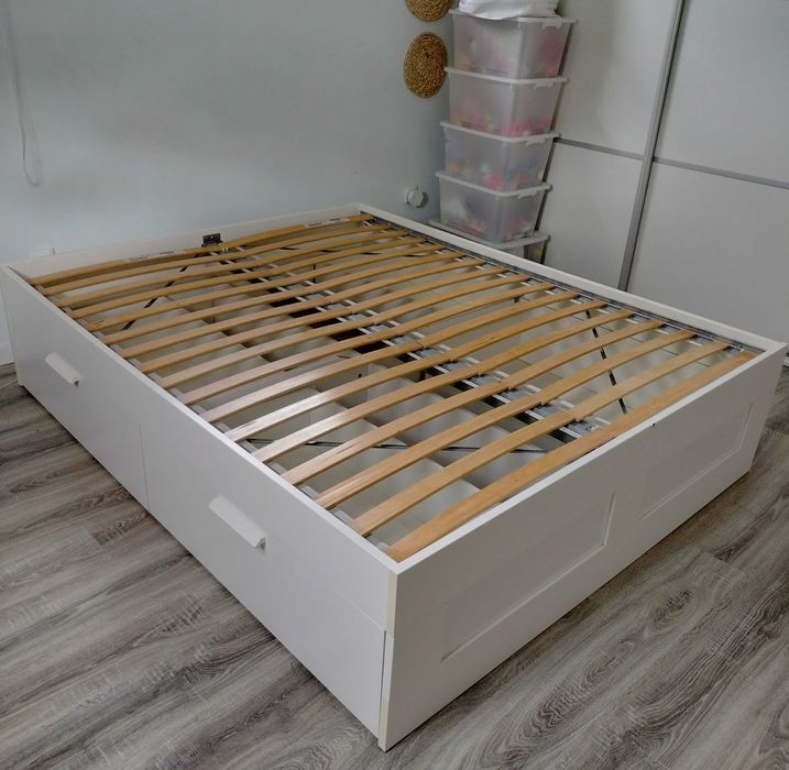 Vendo cama de casal IKEA com arrumação