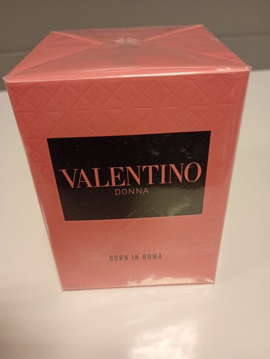 Valentino Donna Born In Roma