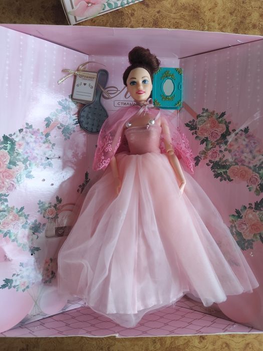 Лялька Лілія в упаковці майже нова