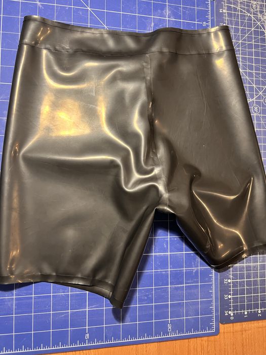 Spodenki meskie z otworem lateks latex