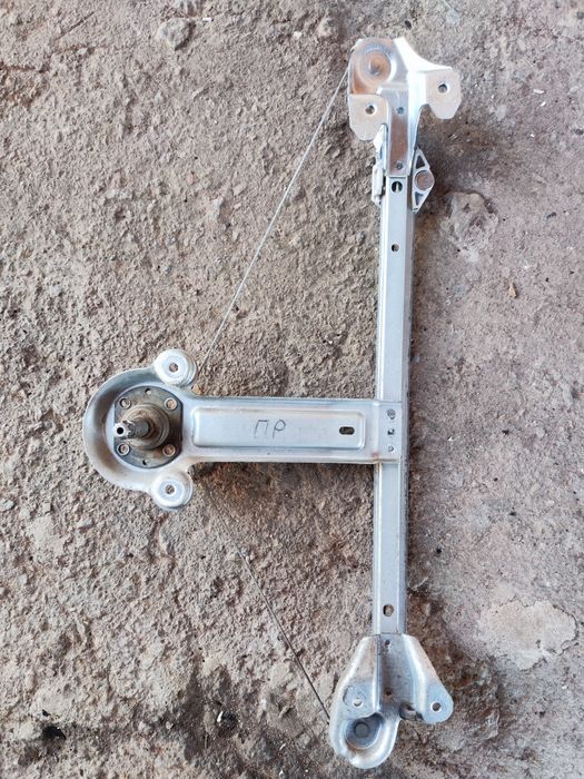 Склопідйомник задній правий (механічний) Opel Astra H