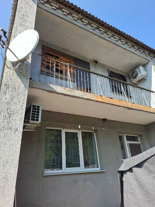 Продам половину  будинку . Документи в порядку