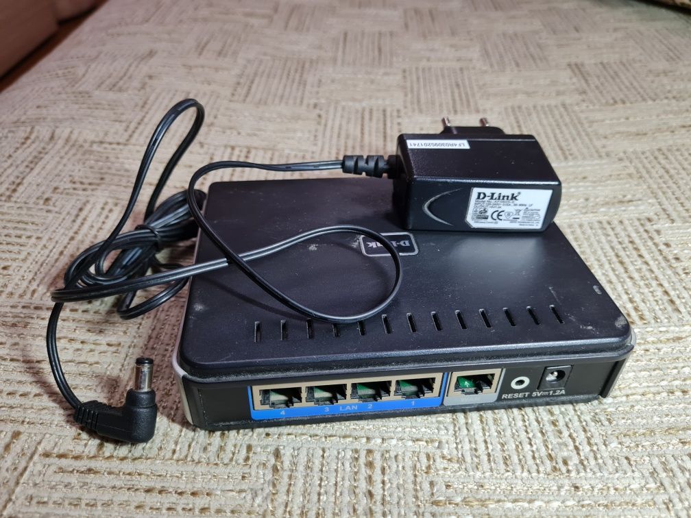 Маршрутизатор D-Link DIR-100