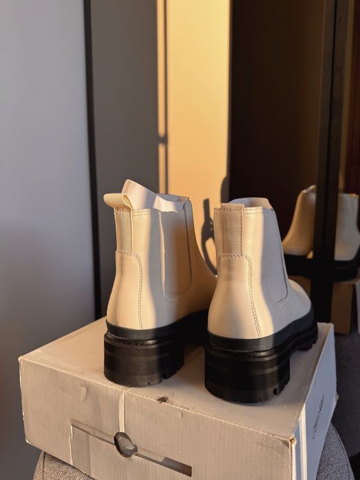 Жіночі шкіряні білі черевики ботінки  US 9 устілка 26 см. Michael Kors