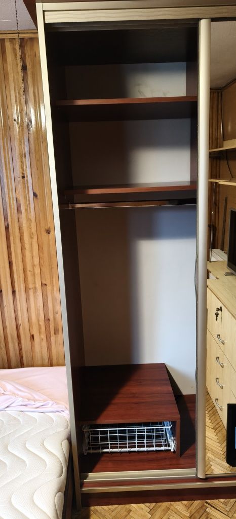 Szafa z dużym lustrem 212 x 124
