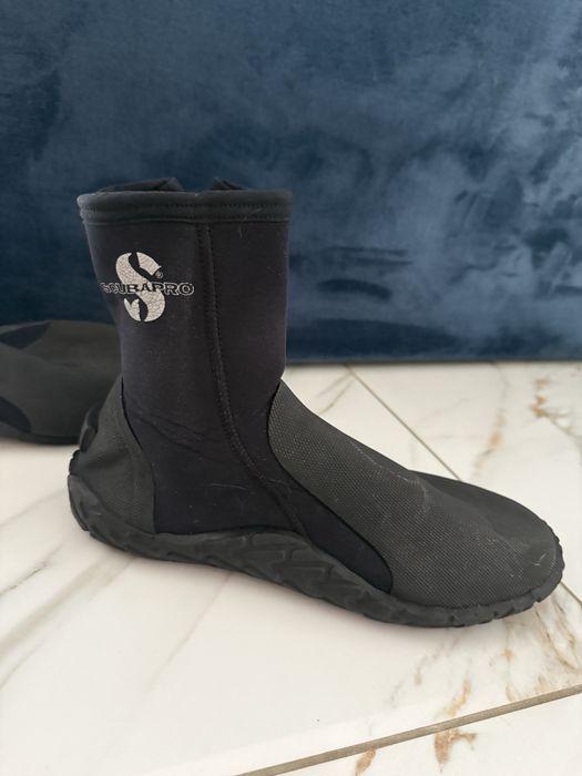 Шкарпетки неопренові, чоботи, рукавички для дайвінгу. Scubapro