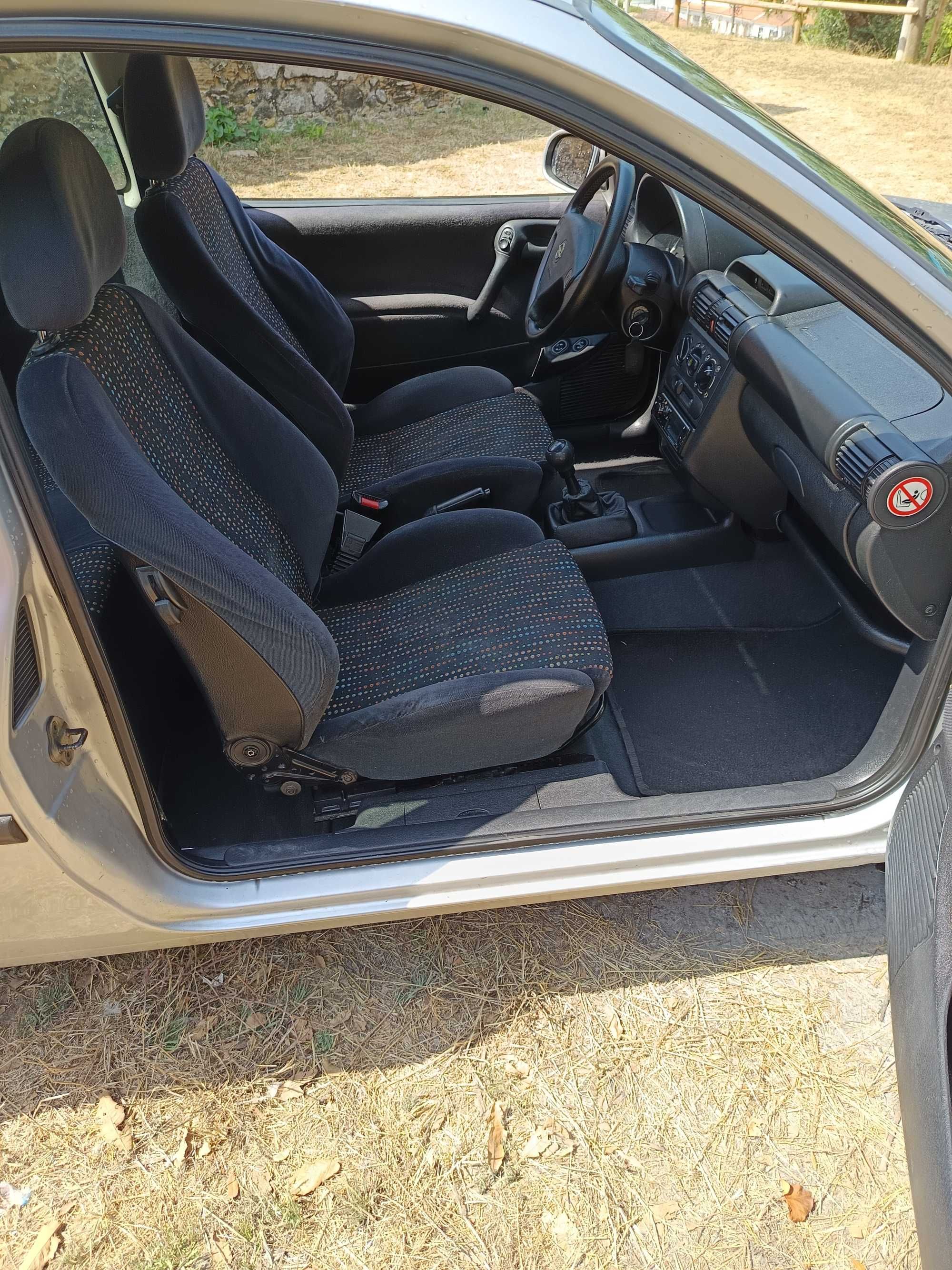Opel corsa 5 lugares