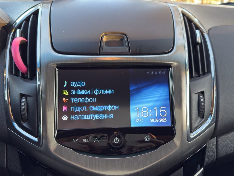 Продам CHEVROLET CRUZE 2014, 1.8 бензин, автомат, хэтчбек