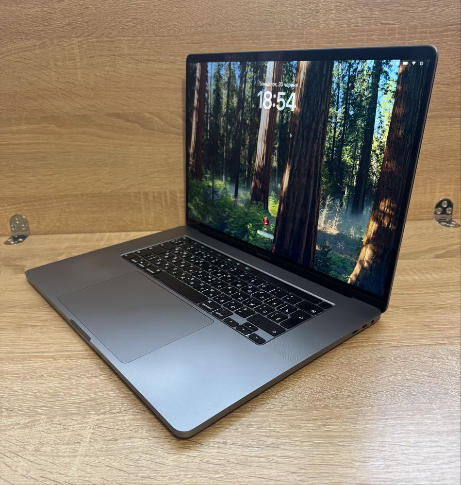 Apple MacBook Pro 16 (A2141) 16″ i7-9750H, 16Gb RAM, 512Gb SSD, уцінка