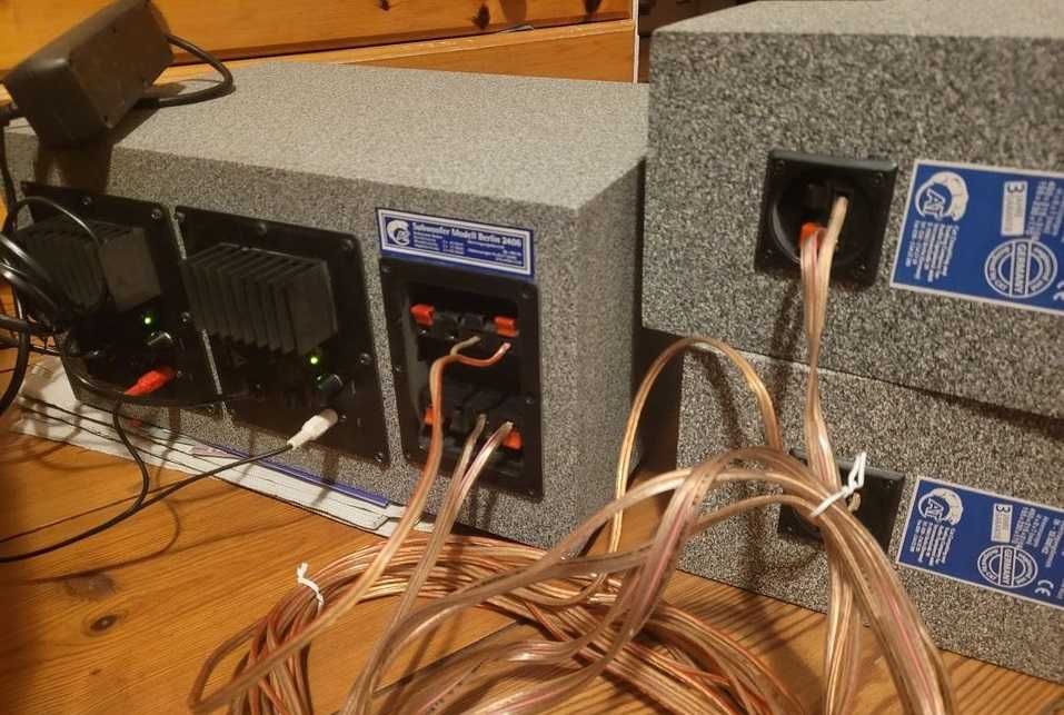 Colunas de som CAT modelo Berlin com Sub - amplificado