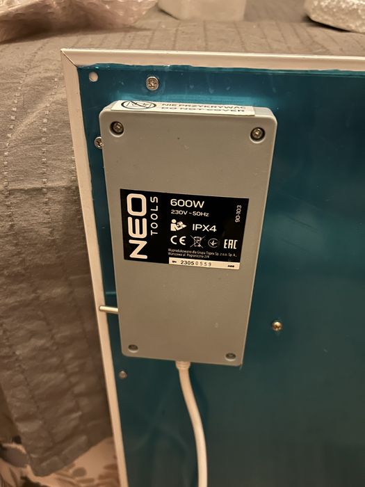 Інфрачервоний обігрівач NEO Tools 600W 90-103