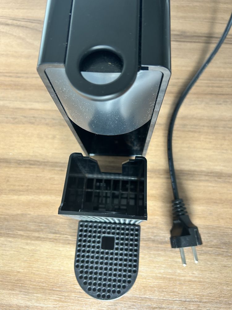Máquina Nespresso Krups (preta)