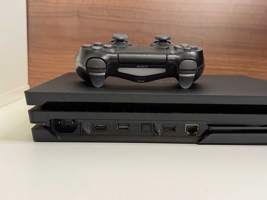 Konsola PlayStation 4 Pro PS4 Pro 1TB z Padem