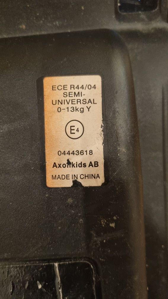 Fotelik Axkid dla niemowląt do 13kg