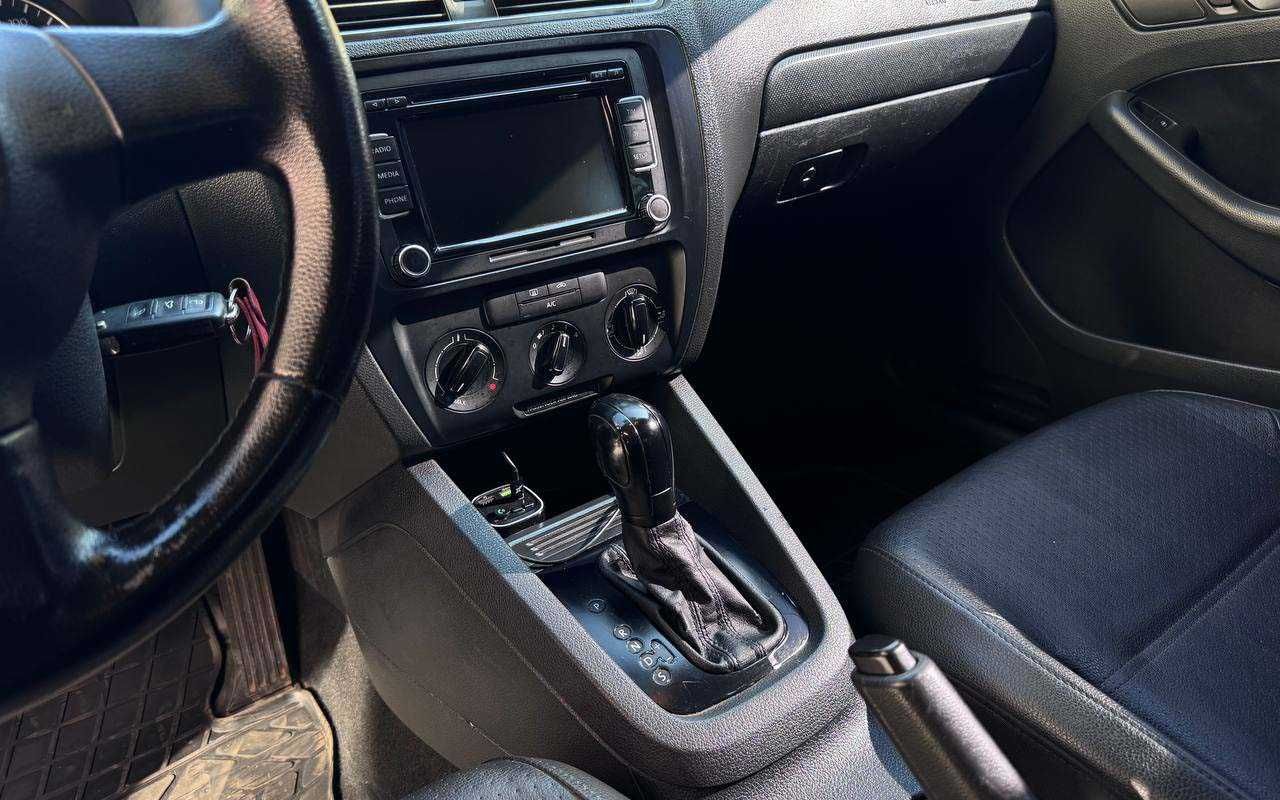 Volkswagen Jetta 2014