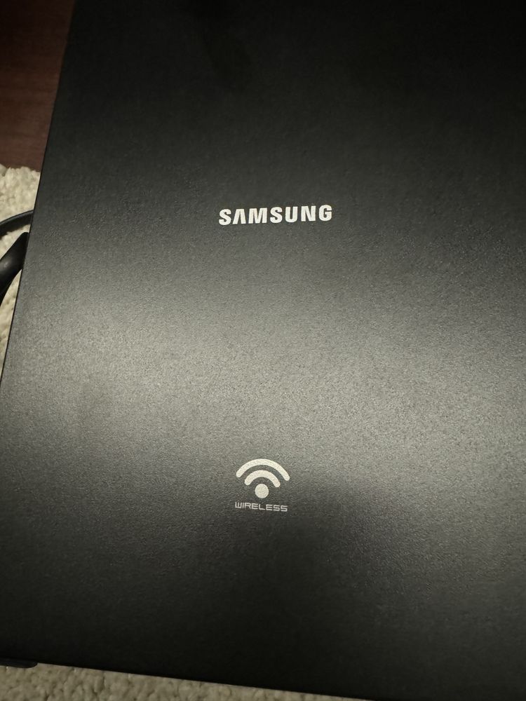 Soundbar Samsung HW-MS650 com speakers
