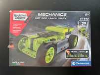 Naukowa zabawa. Mechanics Hot Rod i race truck