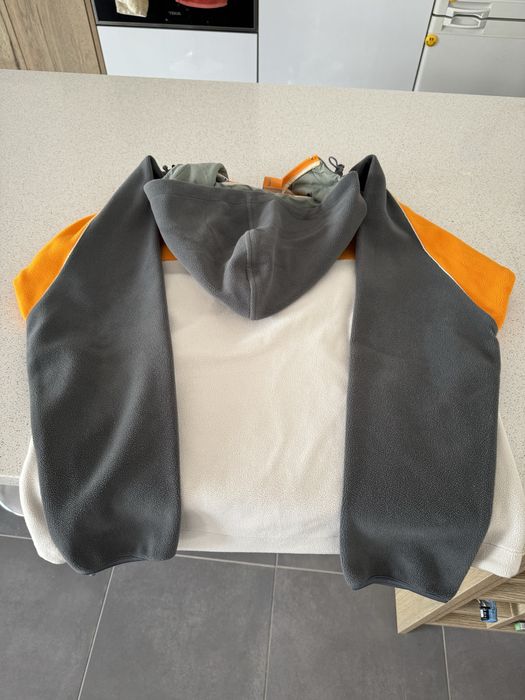 Camisola tipo polar de marca