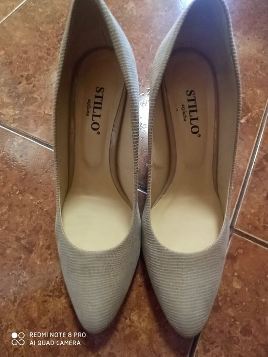 Продам женские новые модельные туфли
