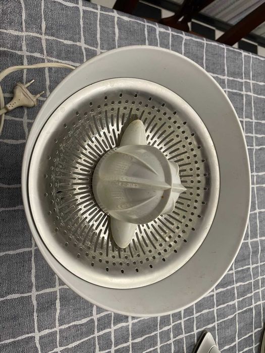 Соковыжималка для цитрусовых (цитрус-пресс) Philips Essence