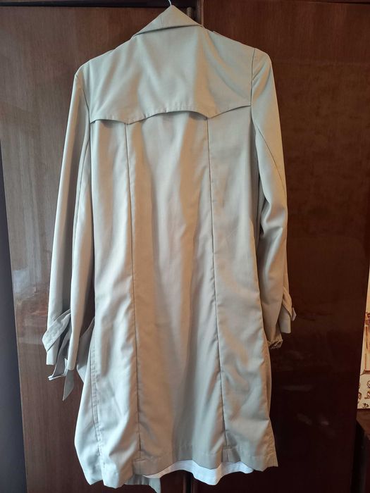 Продам красивий блакитний жіночий піджак, ніжна дуже приємна тканина!