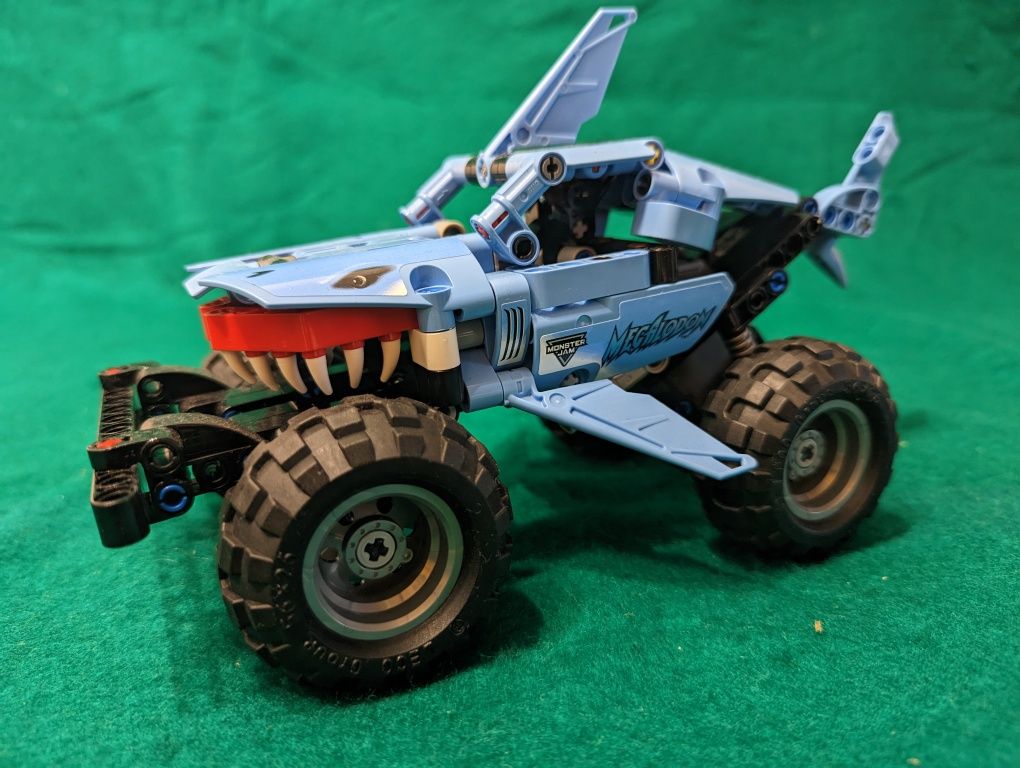 LEGO Technic 42134 Monster Jam Megalodon