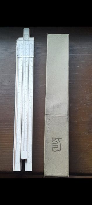 Логарифмічна лінійка в футлярі