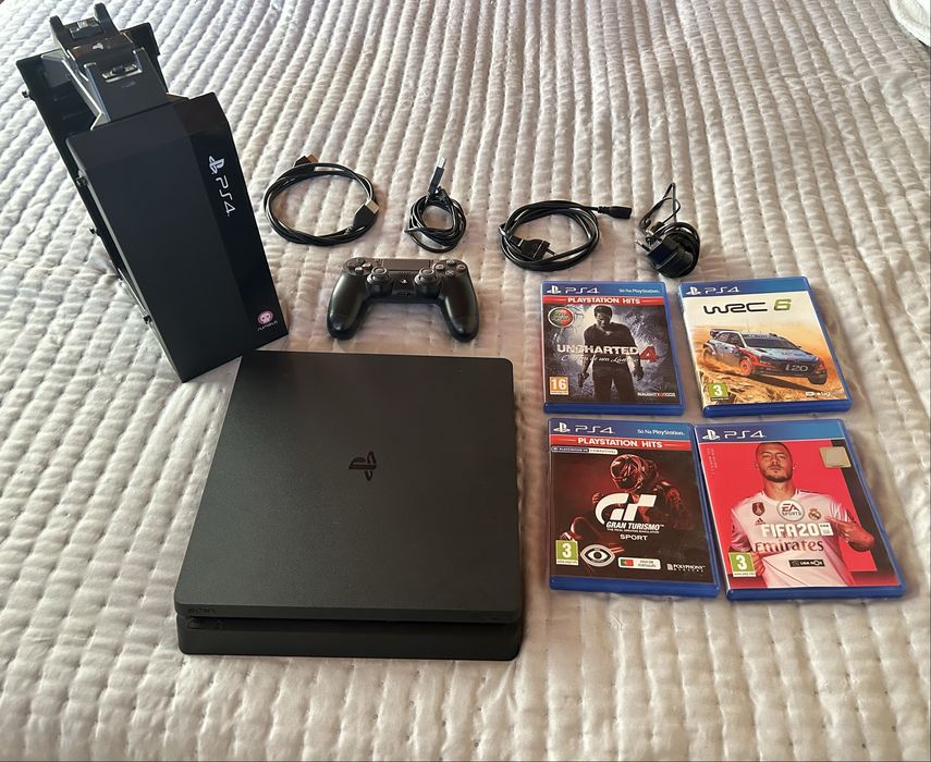 Playstation 4 volante e carregador de comandos