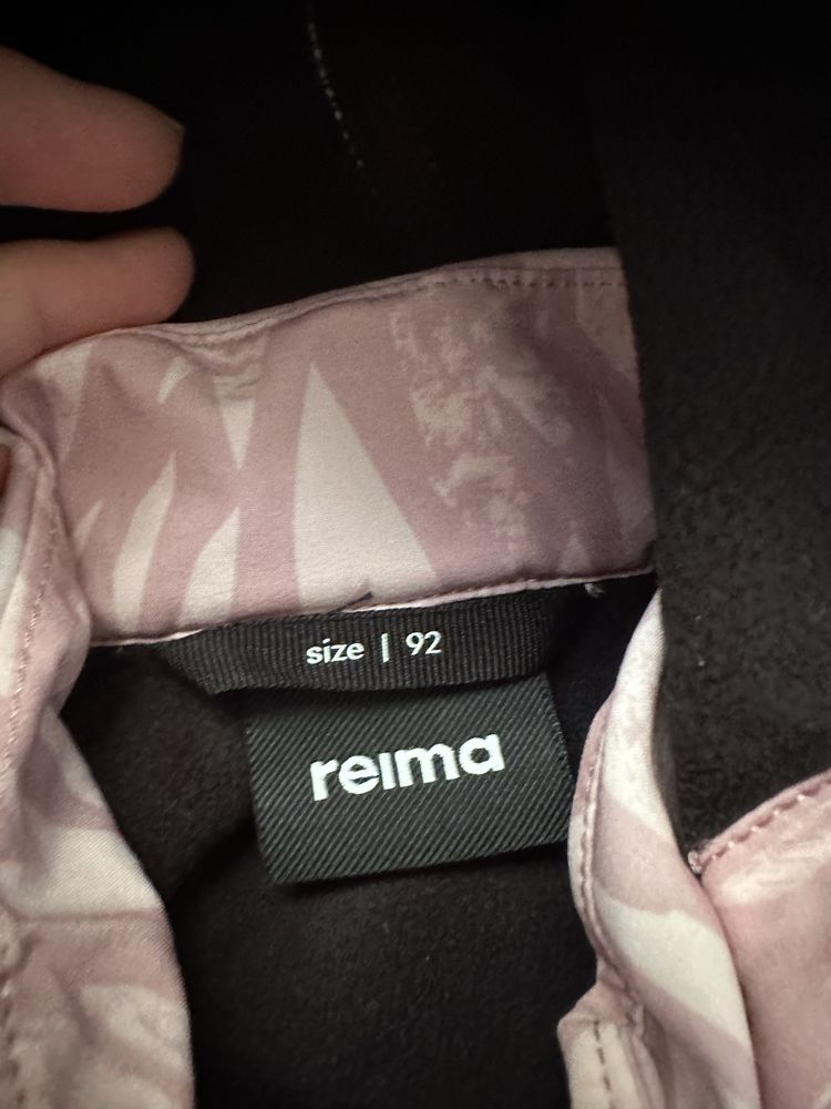 Продам зимние костюмы на девочку