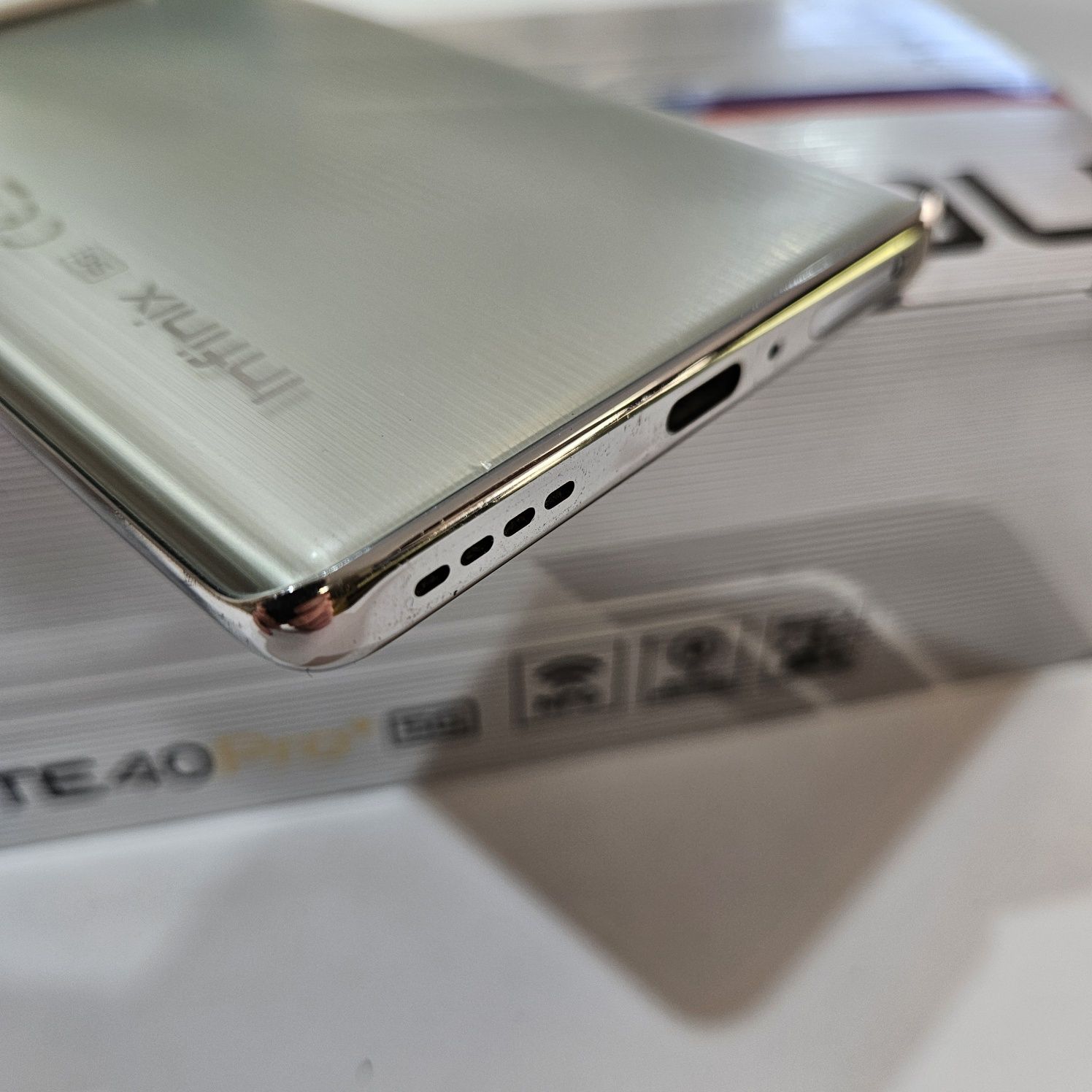 Infinix Note 40 Pro+ BMW Edition – 12/256 GB – Stan idealny