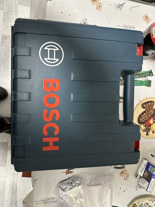 Продам ударную дрель Бош GSB 16 re