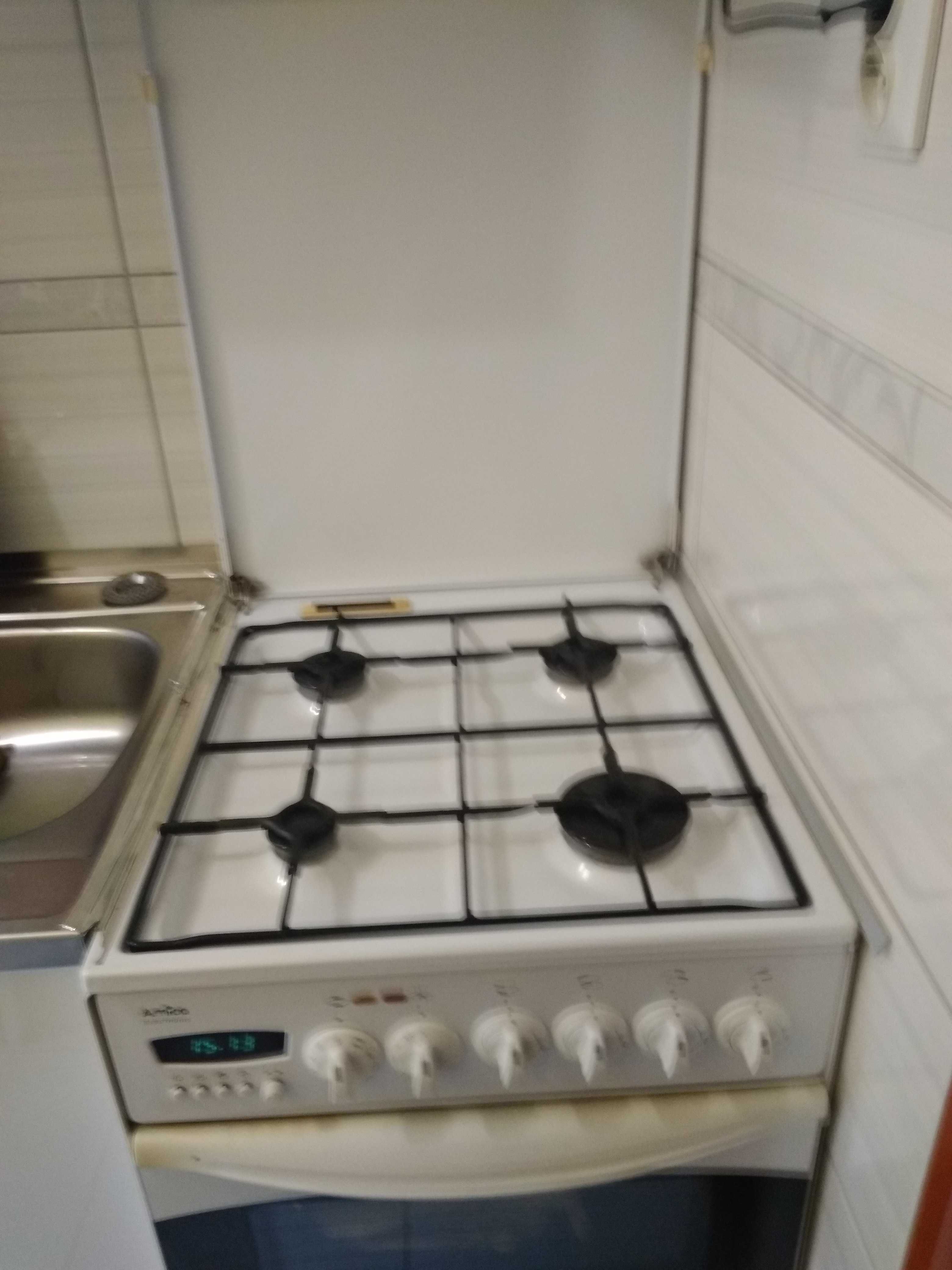sprzedam kuchnię gazową- uszkodzony termostat z piekarnika