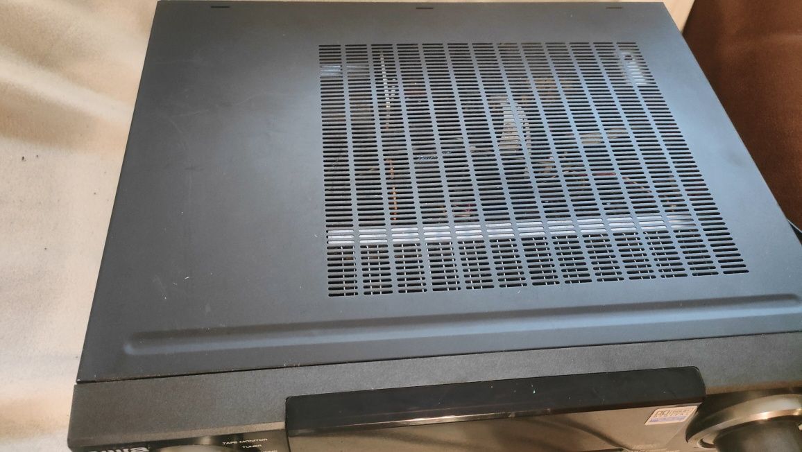 Amplituner Aiwa AV-D77