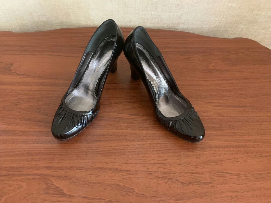 Женские кожаные туфли