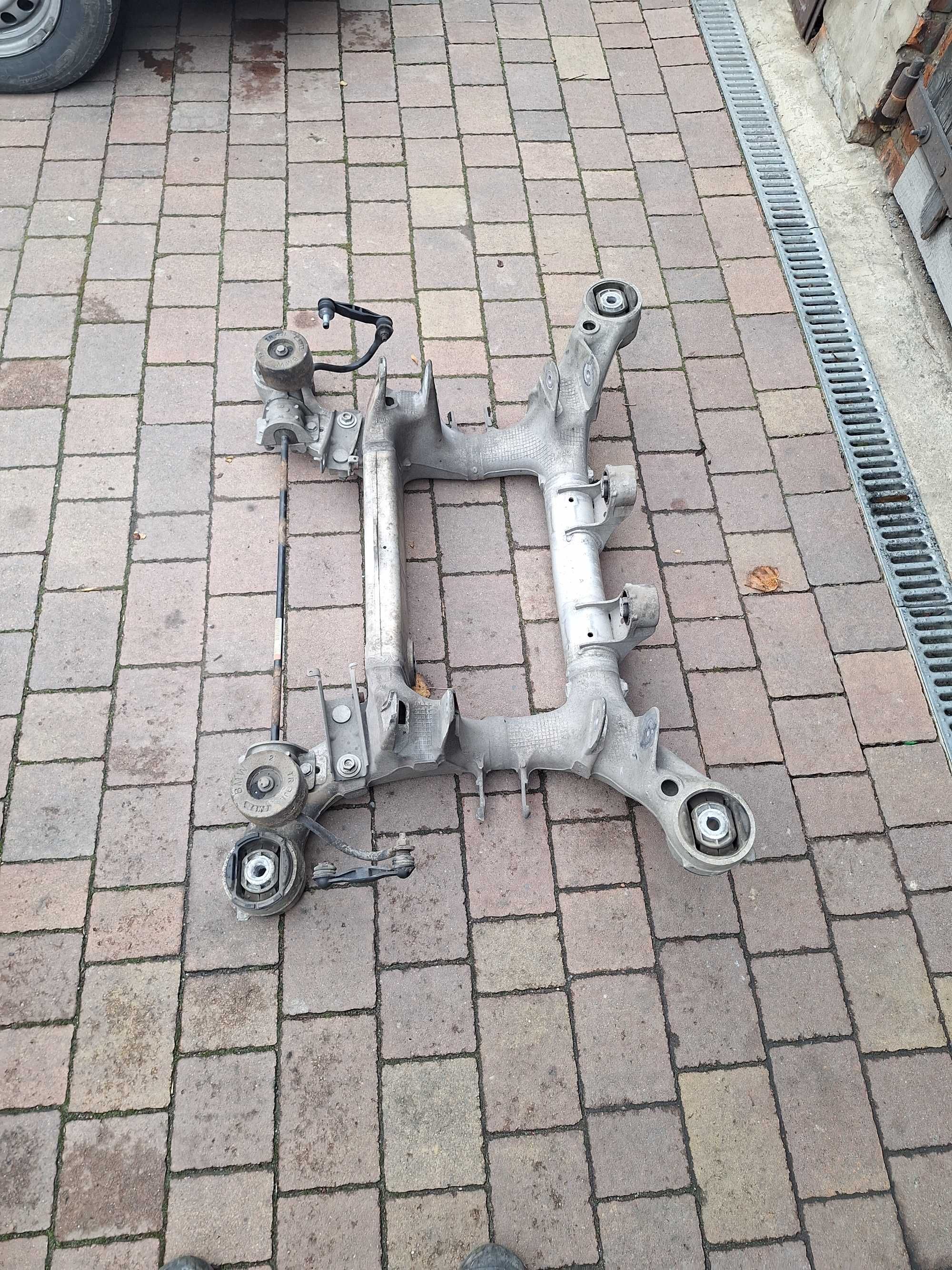 Belka sanki wózek tył BMW F10 2.0d