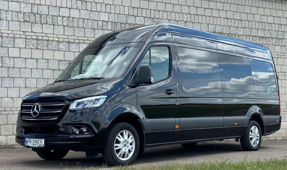 VIP service transfery przewozy osób VAN Mercedes Sprinter V-klass