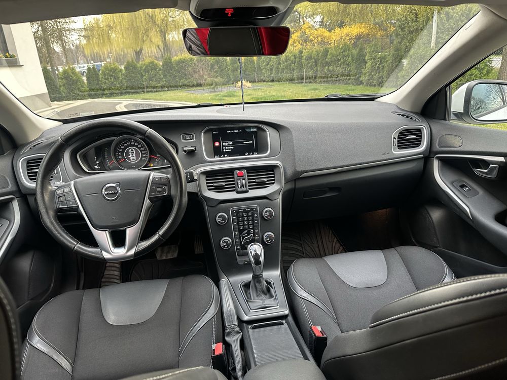 Volvo v40 D3 2.0d 150km 2016 automat full led bezwypadkowy półskóry